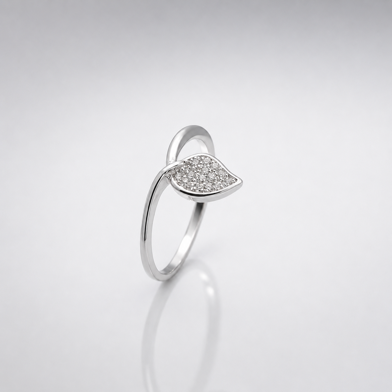 Leaf Sparkle Ring